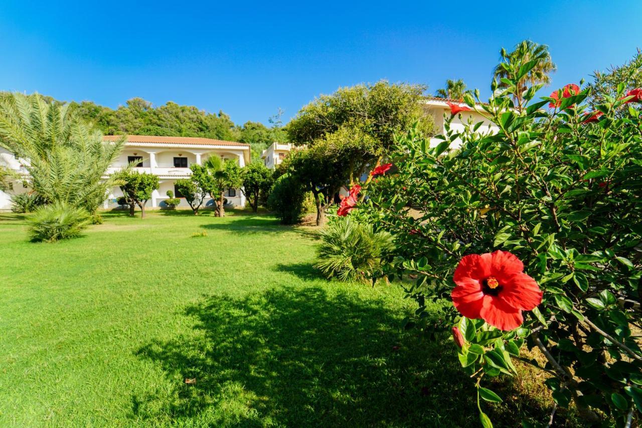 Villaggio Torre Ruffa Robinson Капо Ватикано Екстериор снимка
