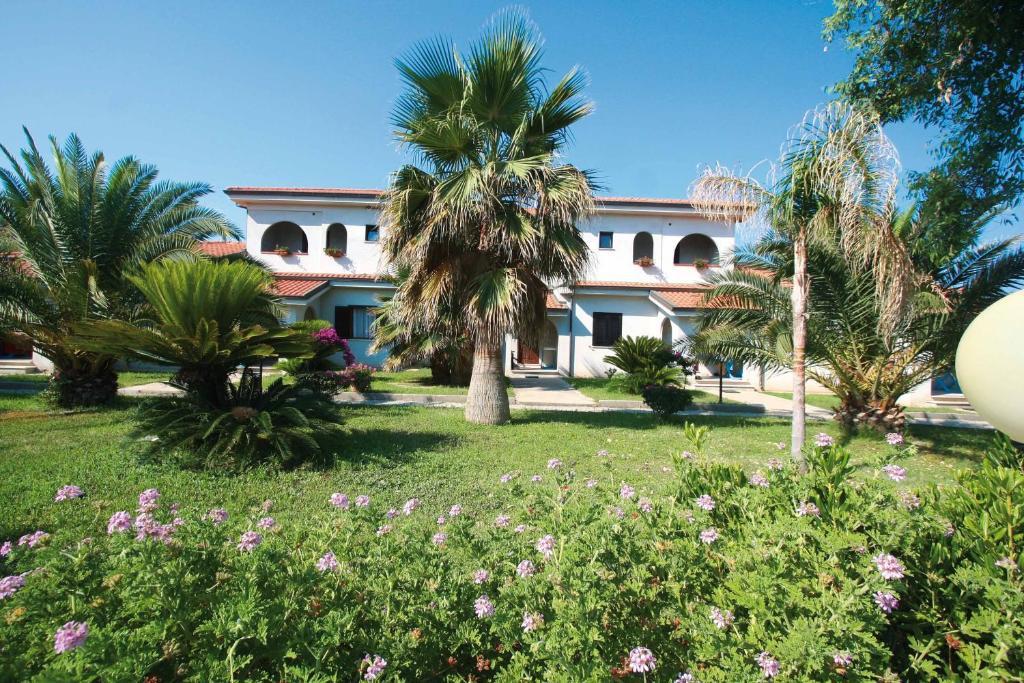 Villaggio Torre Ruffa Robinson Капо Ватикано Екстериор снимка